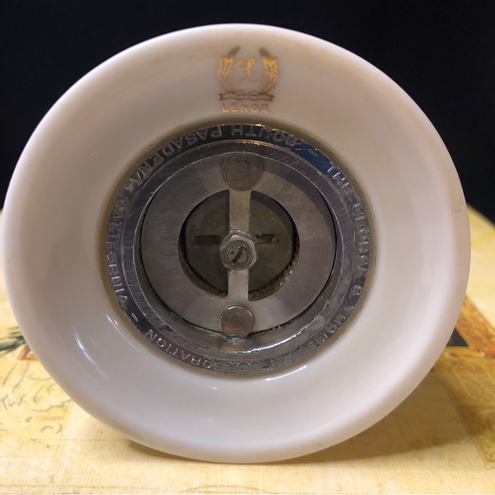 Vintage Lenox Rhodora RARE Salt Mill & Pepper Mill/Grinder Set - Picture 6 of 15